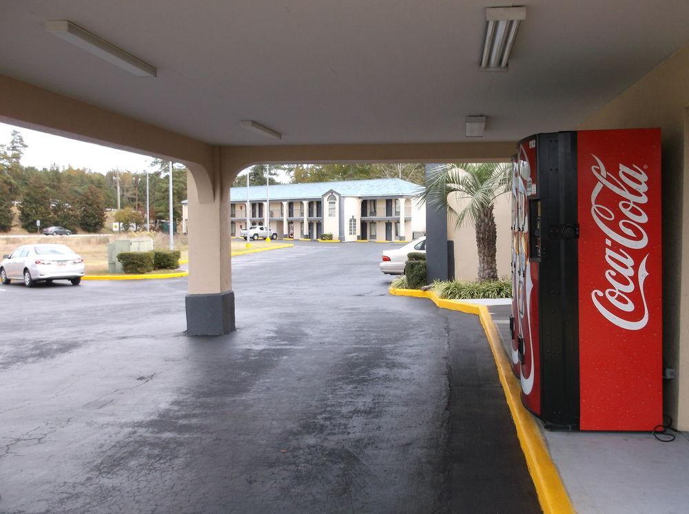 Red Roof Inn Sumter Exterior photo